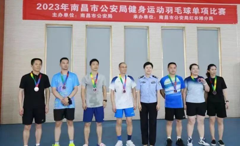 运动赛场彩旗飘,运动健儿赛场上精彩片段