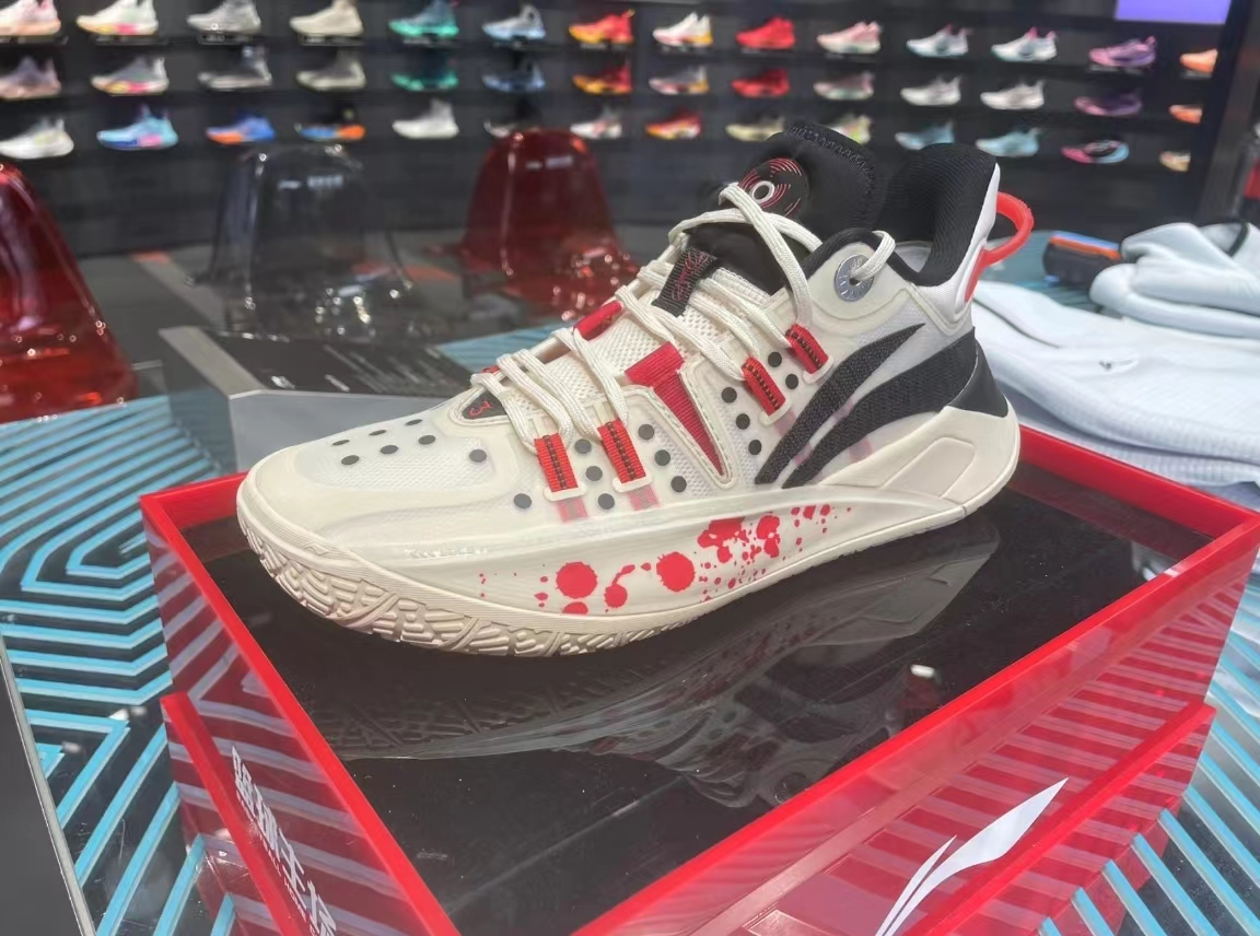 李宁cj一代黑红配色,李宁18号篮球