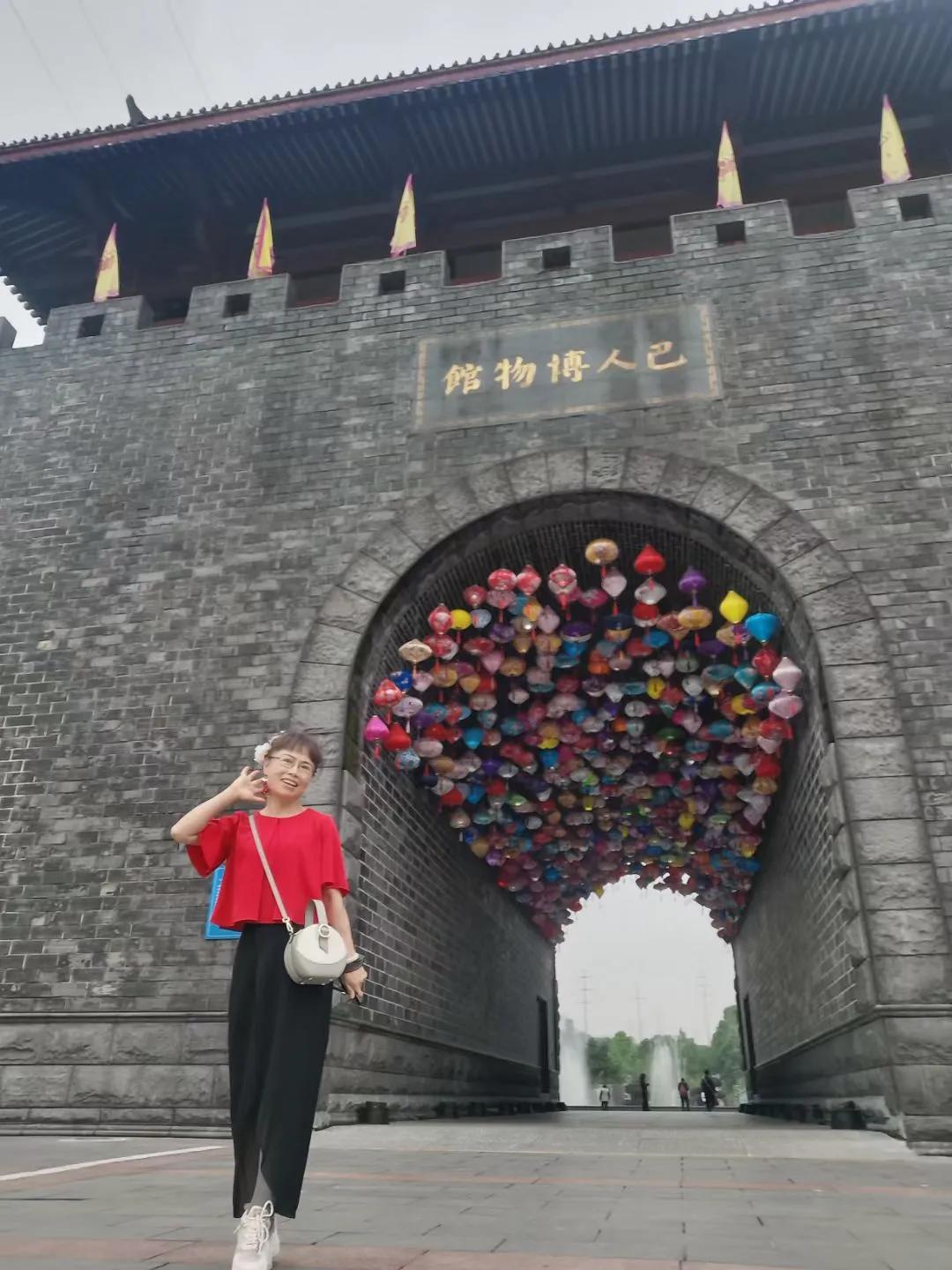 重庆巴国城地址在哪里,重庆巴国城街