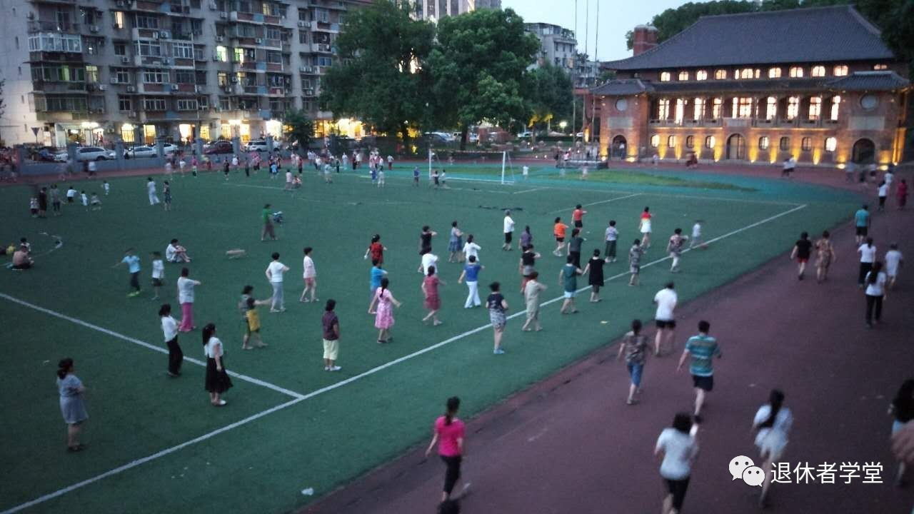 聊聊我为什么不踢足球改行打篮球了?这就是中国足球不行的缩影吧