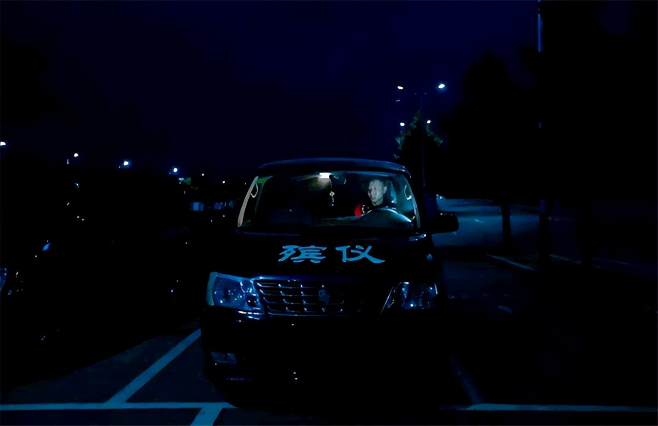 接尸人王亮,王亮殡仪馆接尸人收入怎么样