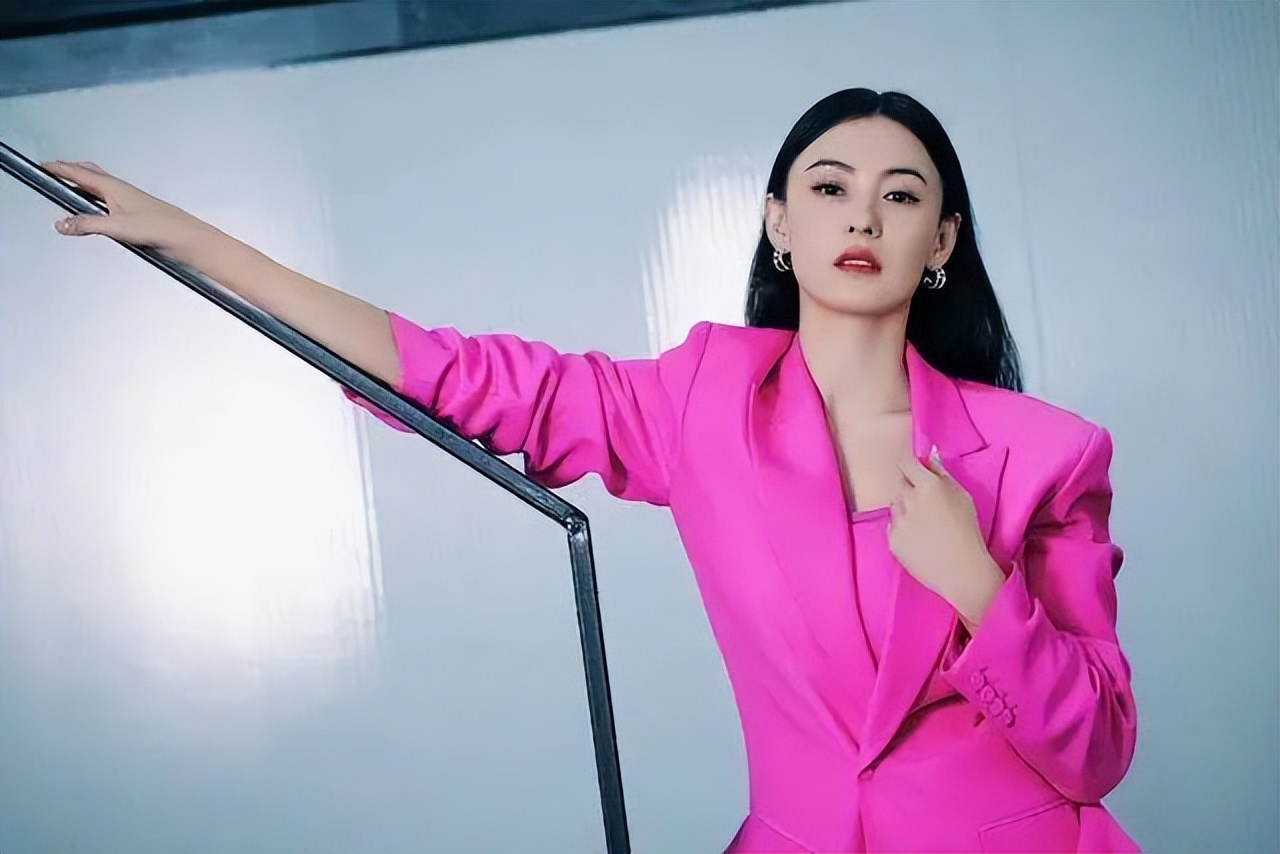 黑长直张柏芝,张柏芝复古发型图片欣赏