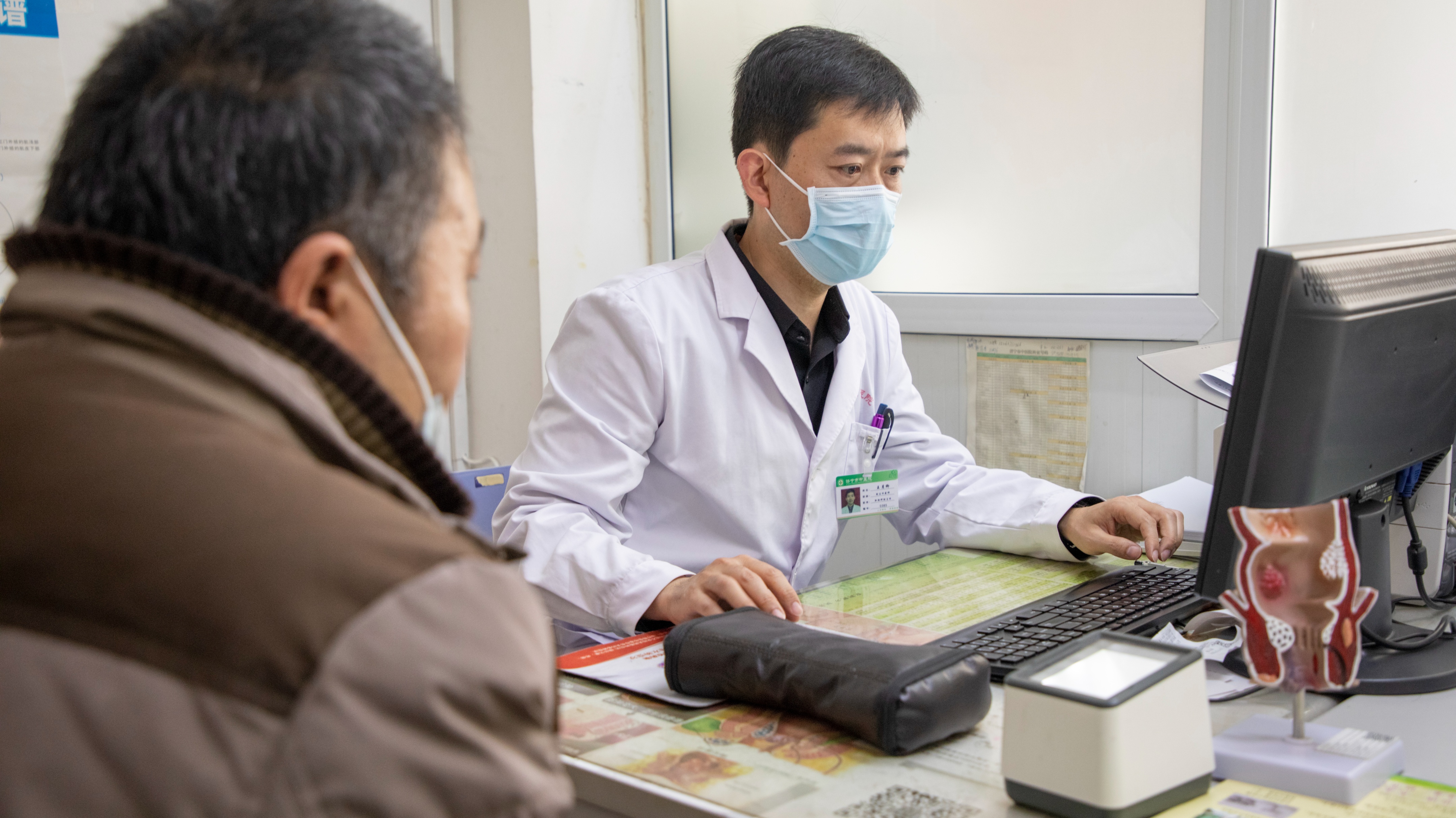 肛肠科主任教学,肛肠科主任治疗痔疮