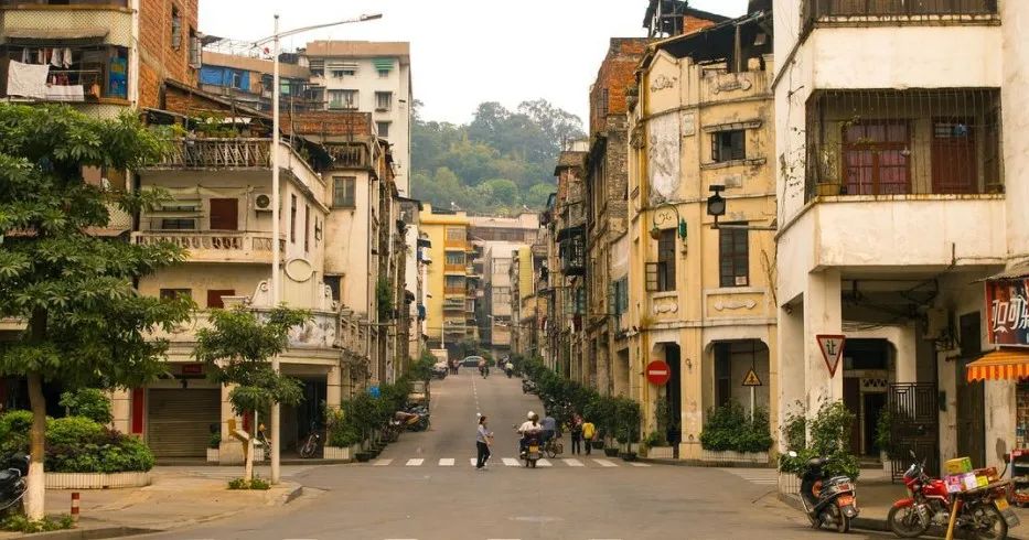 在这座岭南小城，喜欢广西和喜欢广东的都不会沉默