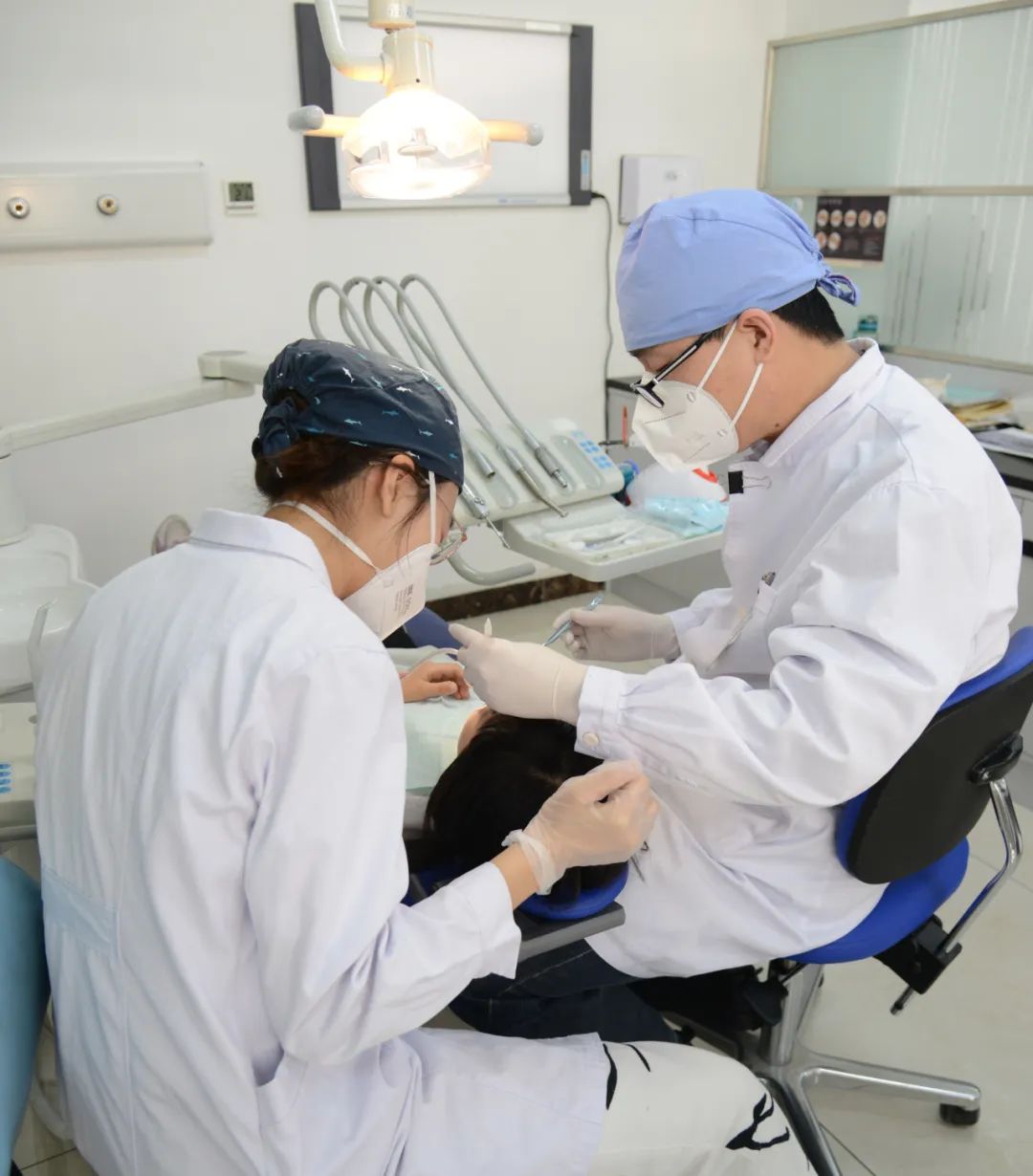 牙周出血和什么疾病有关,牙周老是出血是什么问题