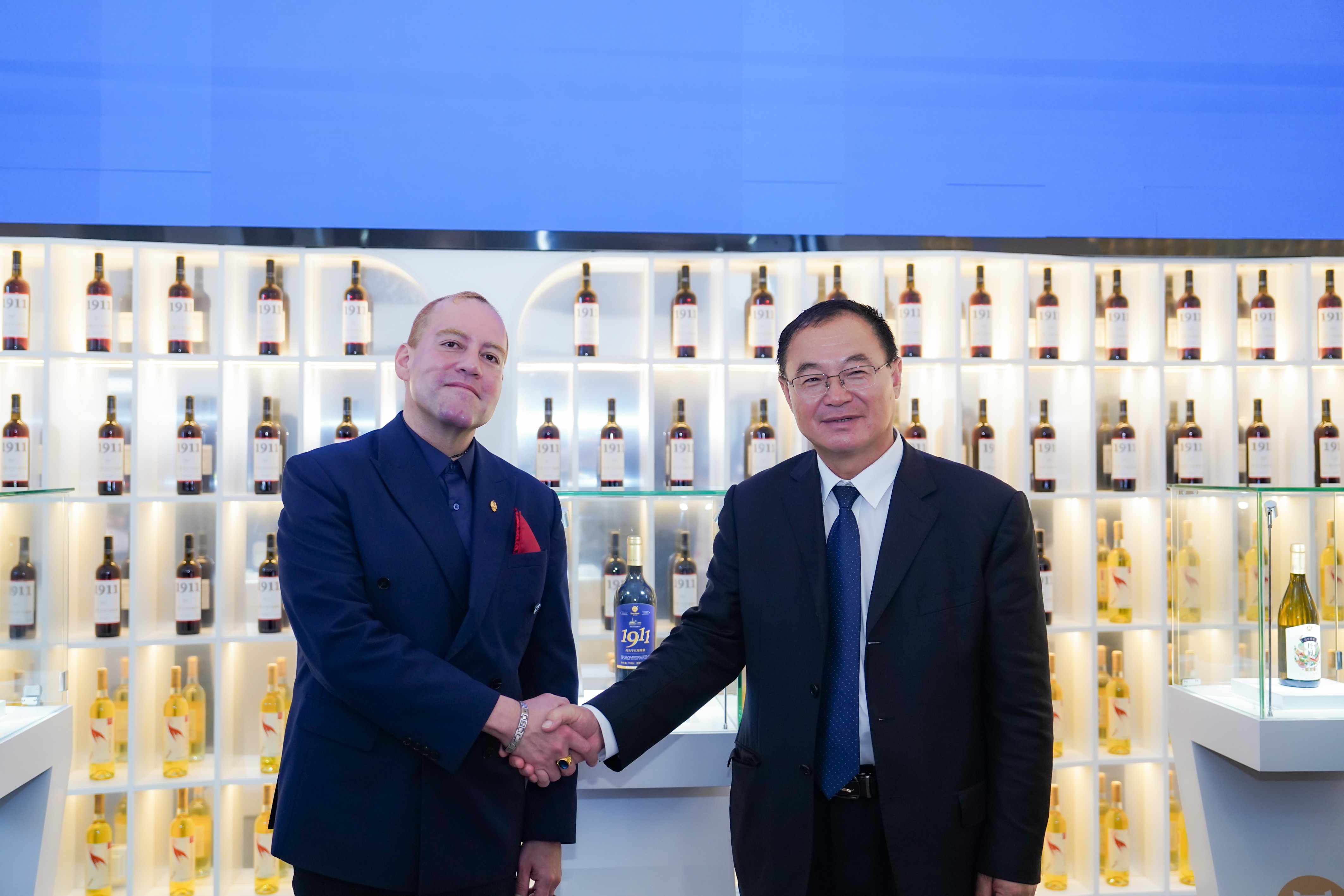 丹凤县第四届红酒文化节,丹凤县2024年红酒节召开时间