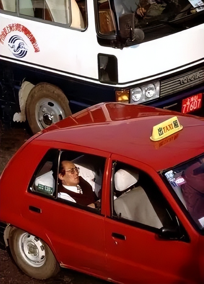 1988年的魔都：毛蚶、甲肝、差头司机和两厢小夏利