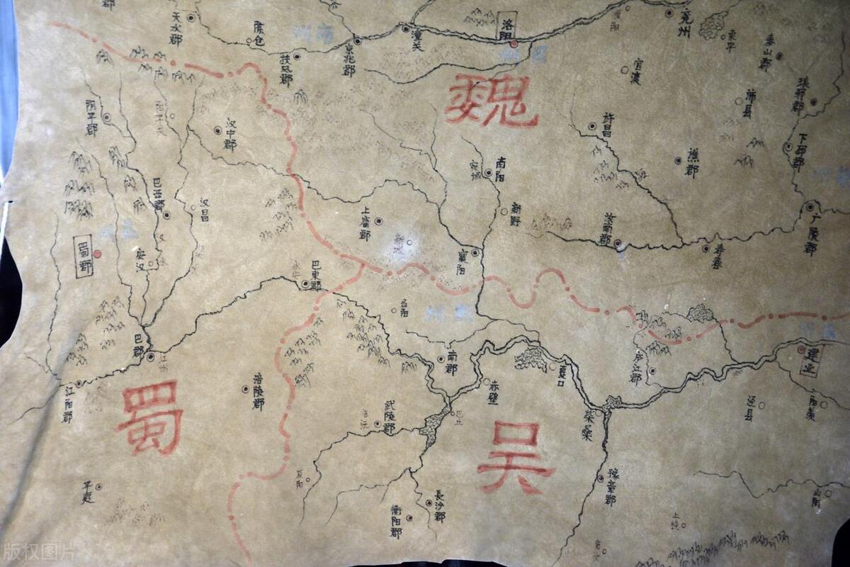 三国名将在墓里出土文物,哪位三国名将的墓中发现了木屐