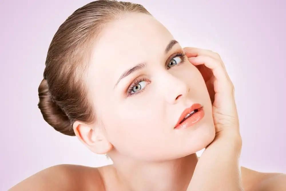 脸干到爆皮夏季怎么护肤,为什么你的脸越洗越油