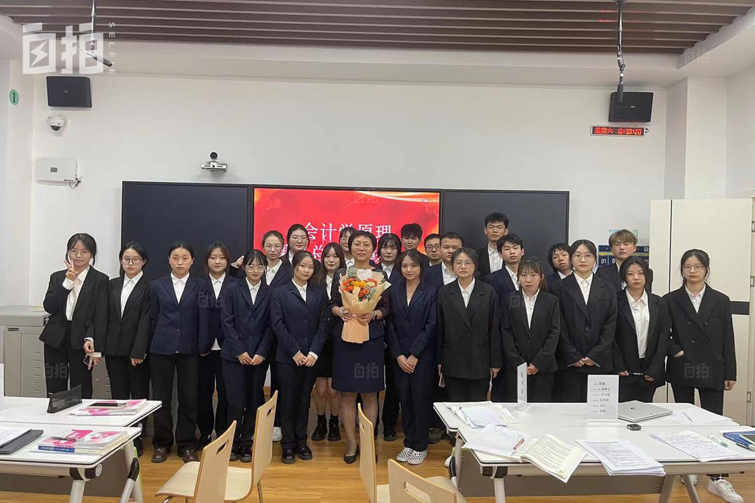 我，70后大专生，戒掉打牌，辞职考研被同事嘲笑，43岁当大学教授