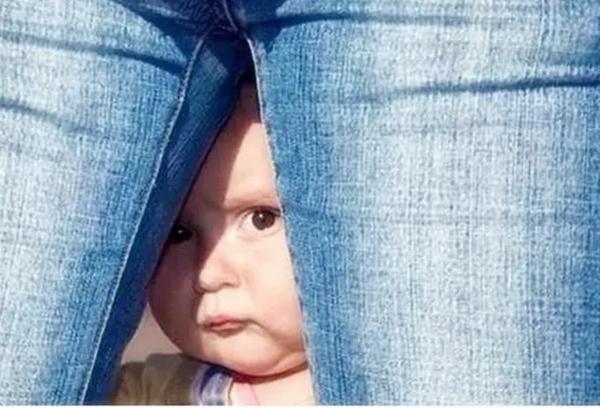 婴儿视力发育对照表一个月看几米,宝宝近视眼的症状图片