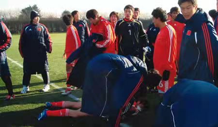 深圳队郜林陈涛,郜林被罚下场