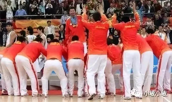 王治郅追风少年光辉岁月,有多少人还记得雷霆战机