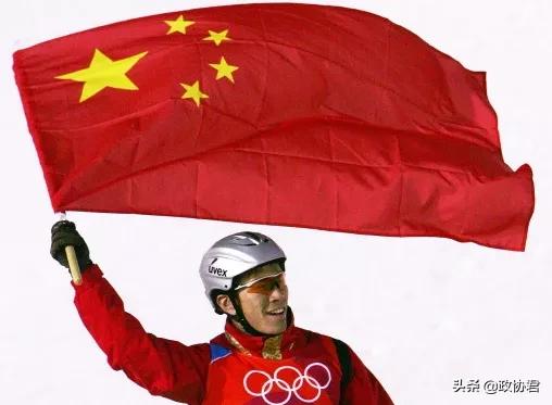 外贸集装箱运费形势最新 (集装箱运费涨这么多如何解决)