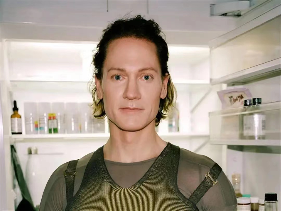 美国富豪父子换血,美国46岁亿万富翁换血