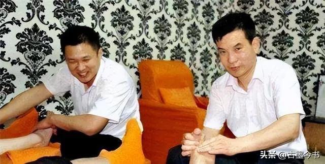 重庆富豪破产员工筹集100万,重庆富豪郭家富