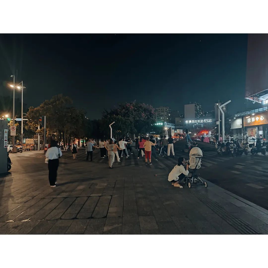 三和青年调查实录：龙华汽车站，这里是深圳最特殊的地方