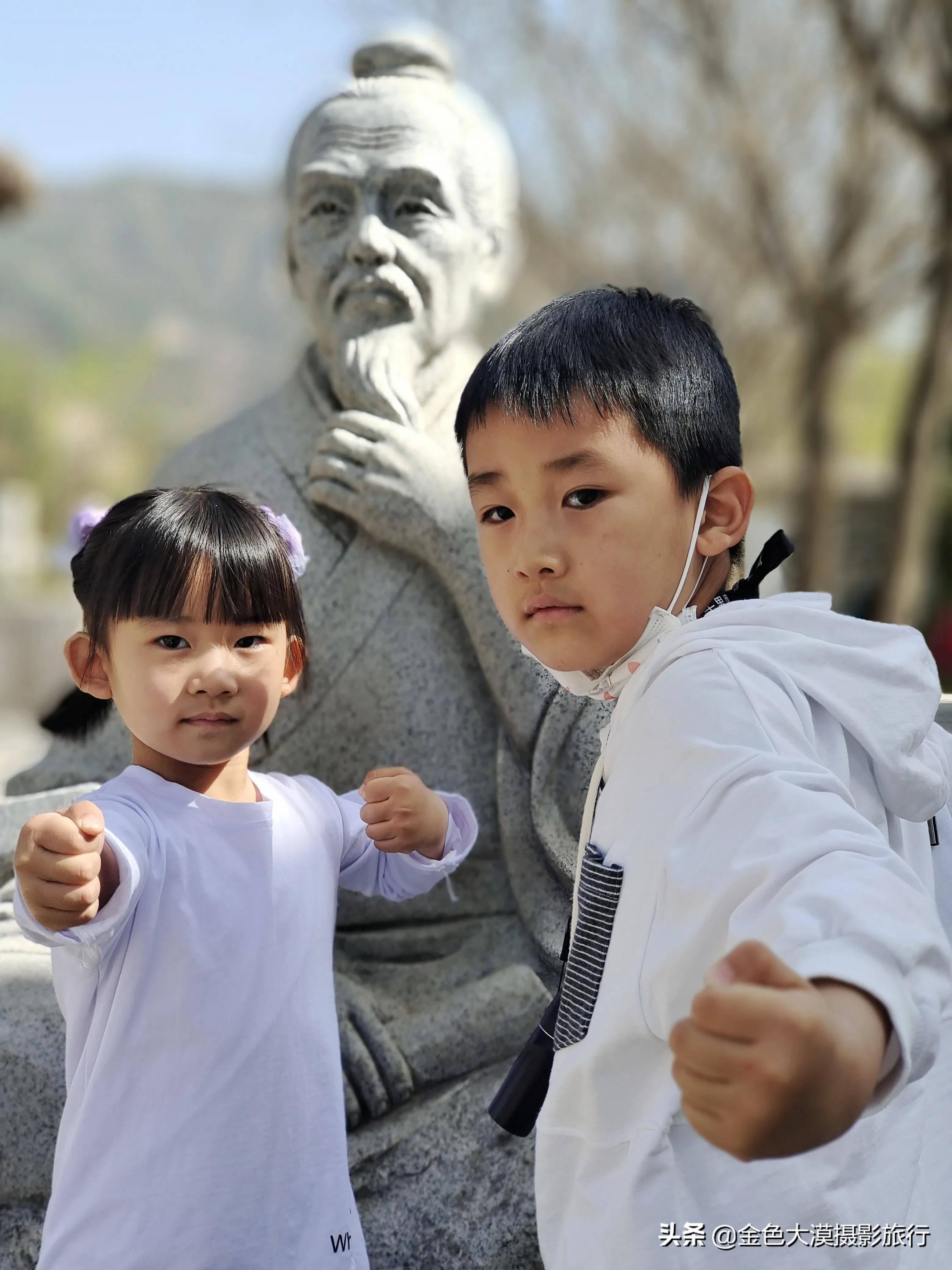 儿童摄影怎么拍出小孩的童真,儿童摄影拍照姿势大全