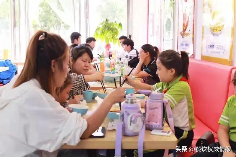 水煮肉片项目加盟市场前景,水煮肉片加盟套路