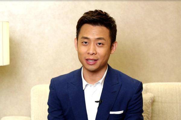 演员张译照顾植物人初恋女友十年,痴情艺人张译苦守植物人初恋10年