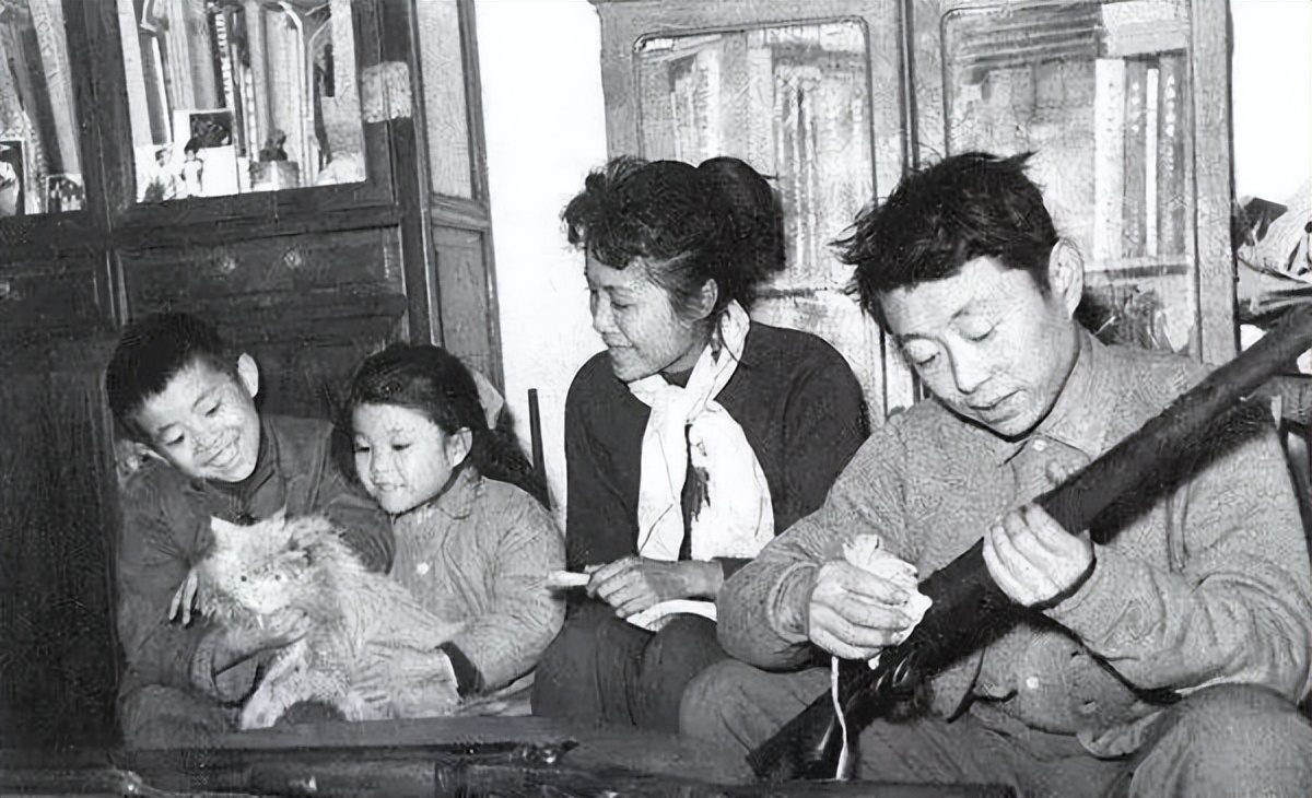 国宝级大师逝世：他逃学、留级5次，他的孩子却热爱读书