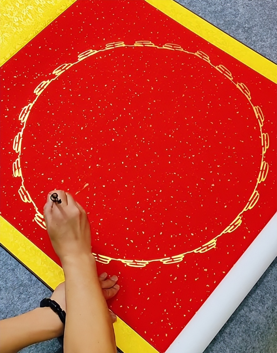 怪笔大叔倒写书法,怪笔大叔一笔倒写书法点评