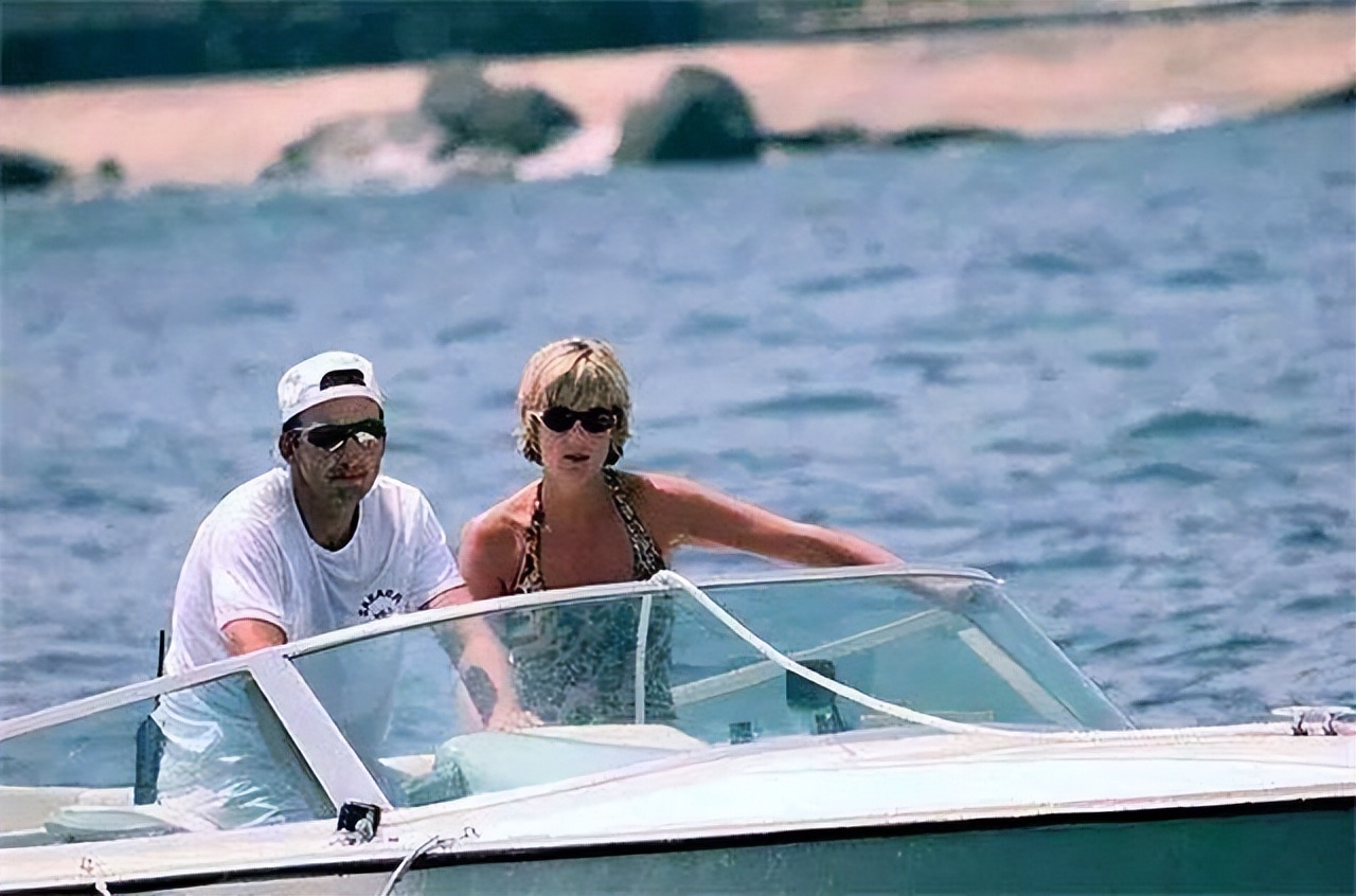 戴安娜和多迪分手原因,戴安娜和多迪什么关系