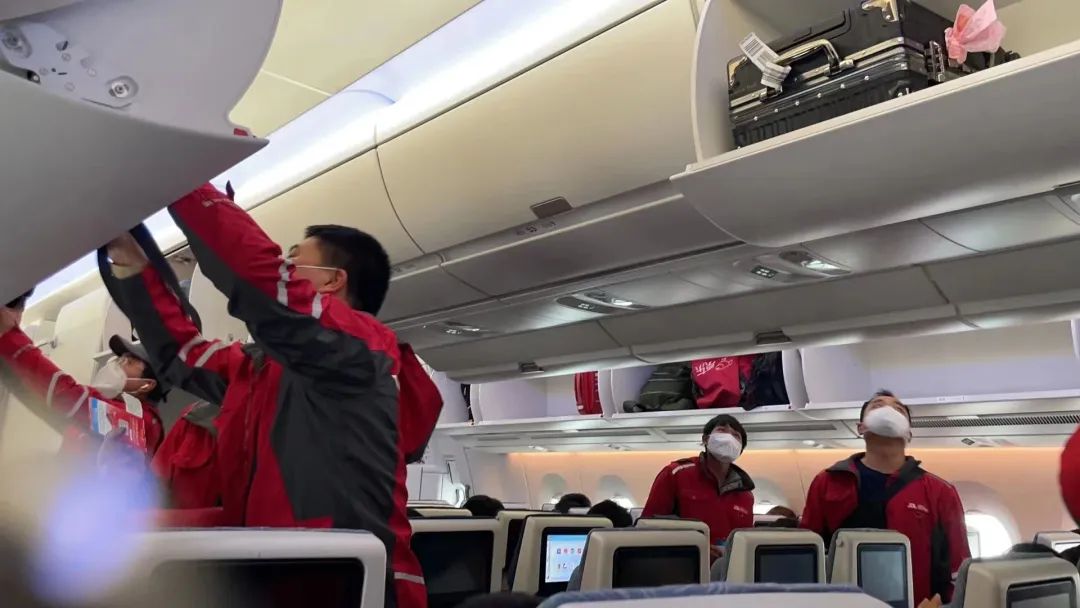 京东调派3000名快递小哥驰援上海,京东增援北京快递配送