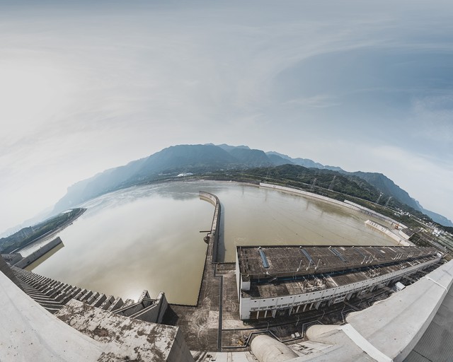 三峡大坝的简介,三峡大坝船闸视频
