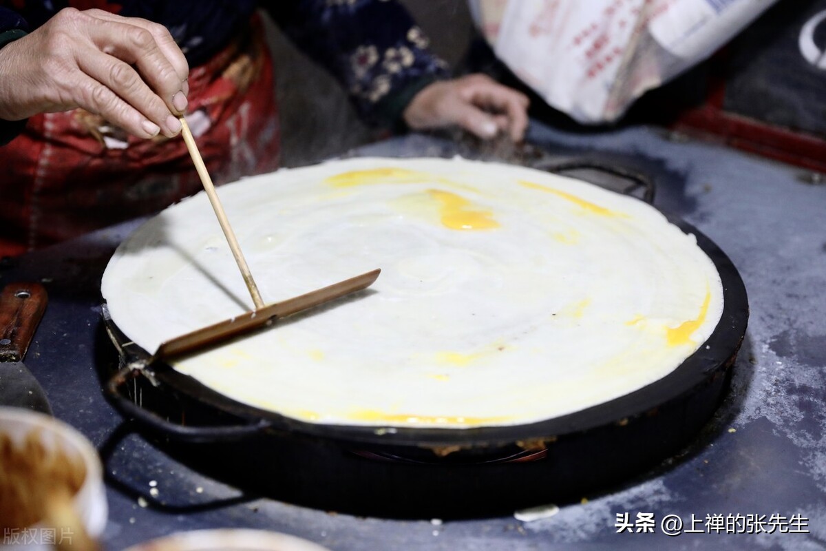 煎饼果子摆摊创业要多少钱,卖煎饼果子一年赚百万