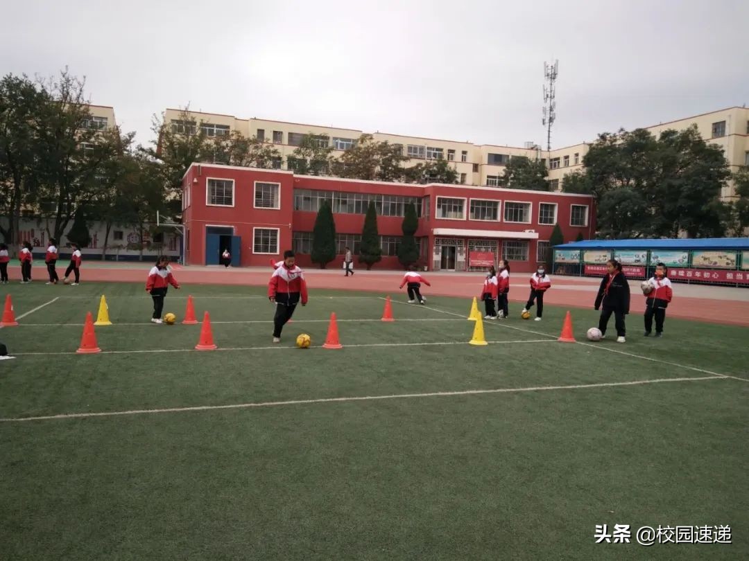 石嘴山市第二十一小学校园足球以“球”育人做“足”特色