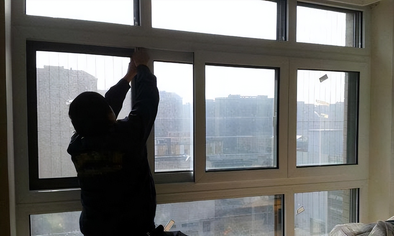 窗户关严实漏风,窗户有冷风怎么处理