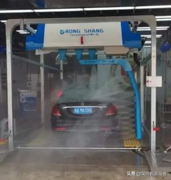 洗车注意事项哪些地方不能洗,高档汽车洗车技巧及注意事项