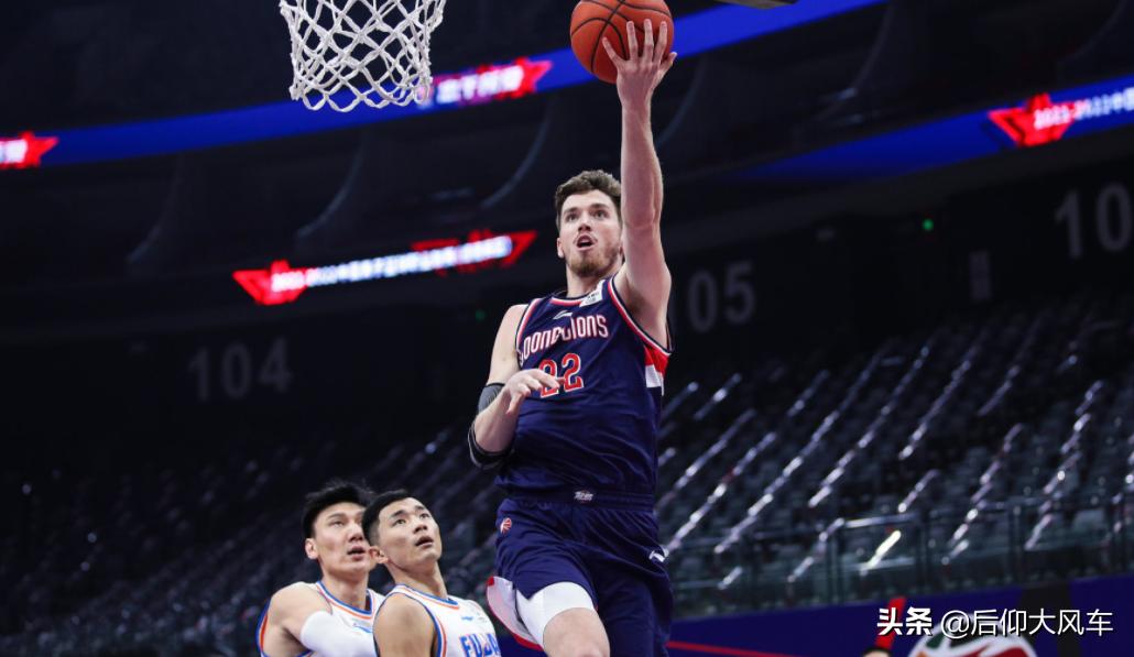 直播广东对阵首钢第三场比赛,广东三队入季后赛