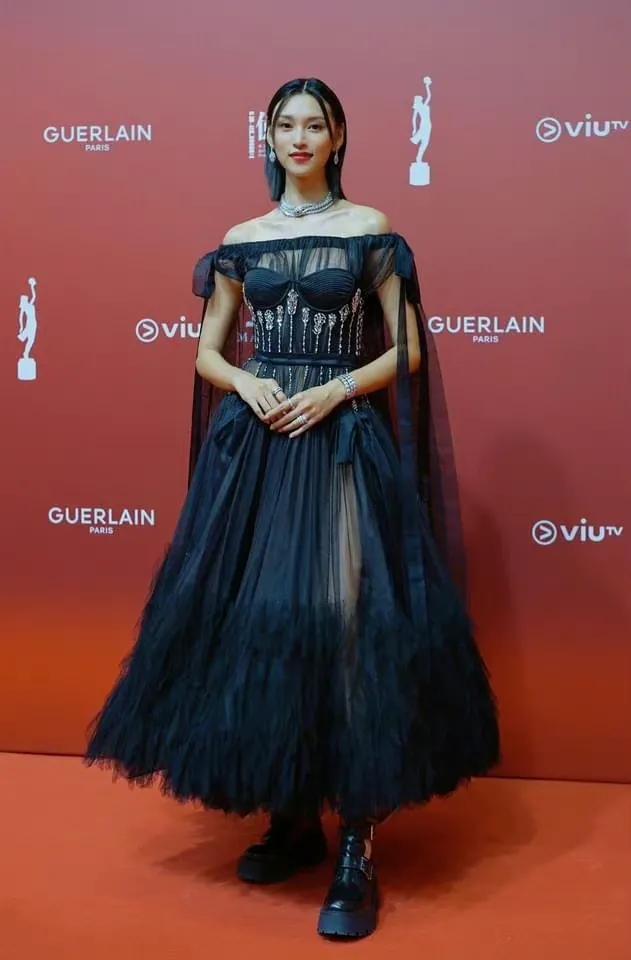 金像影后刘雅瑟获奖现场,金像红毯