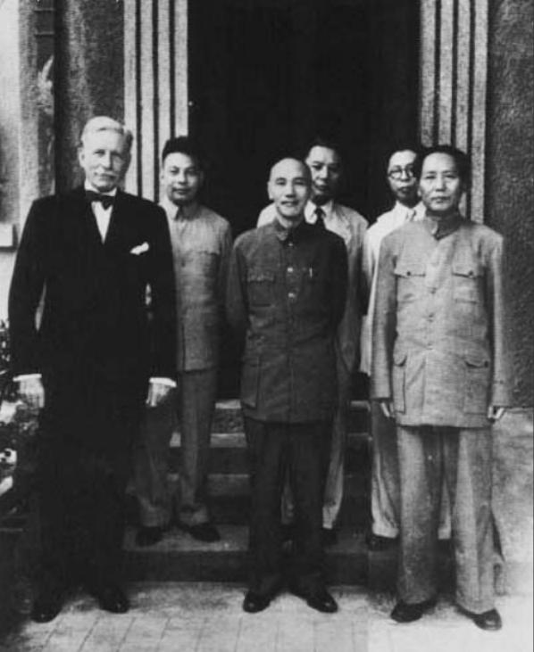 毛主席与香烟:烟瘾很大,晚年独爱贺龙推荐的“132”雪茄烟