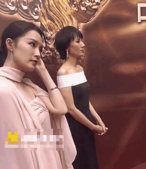 关晓彤于文文同框,于文文和关晓彤同框