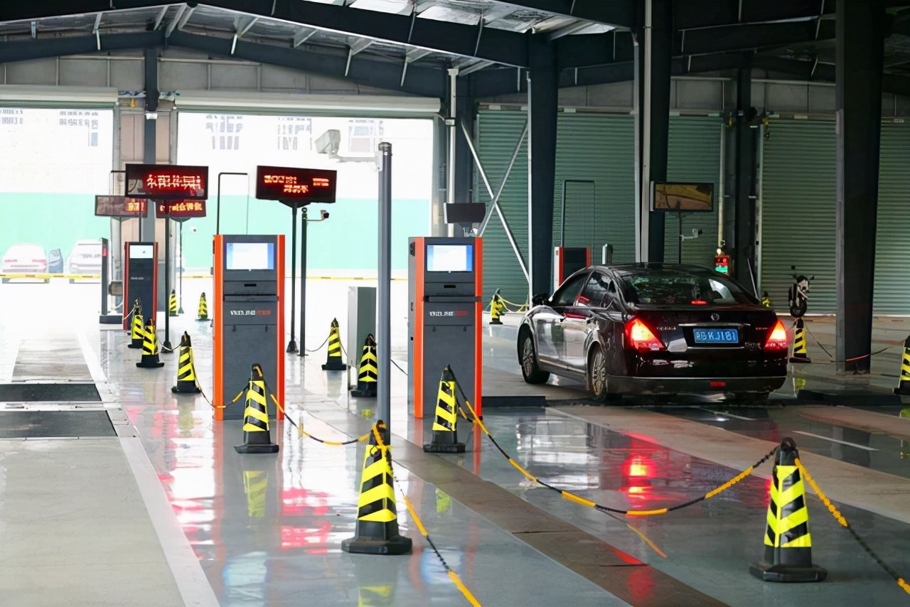 汽车年检要带哪些资料,汽车年检需要什么手续和材料