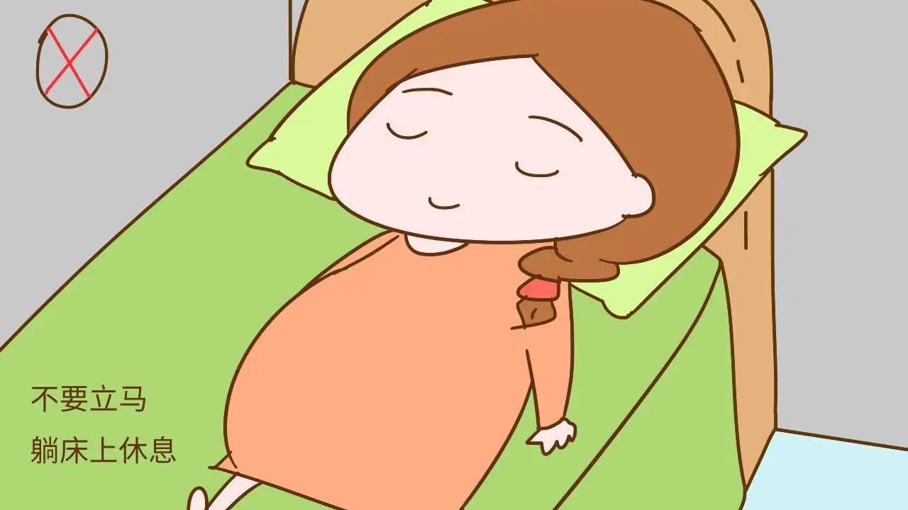 吃饱后坐着还是站着好消化,吃饱了躺着最好还是站着最好