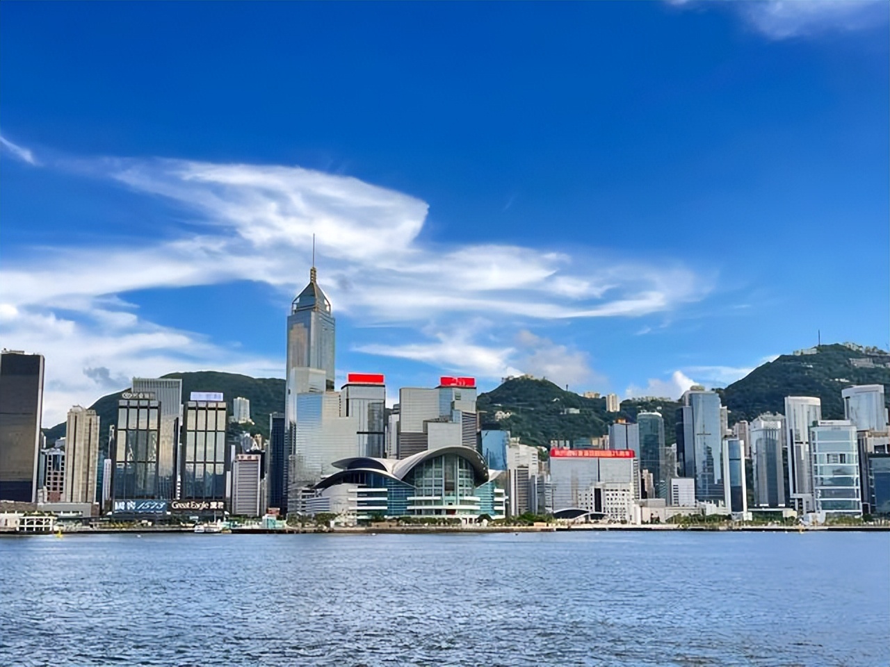 1997年香港回归场景如何，彭定康无法言喻，港督女儿哭到难以自已