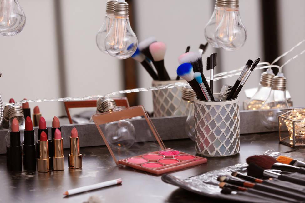 每天涂口红会致癌吗是真的吗,口红有毒的危害