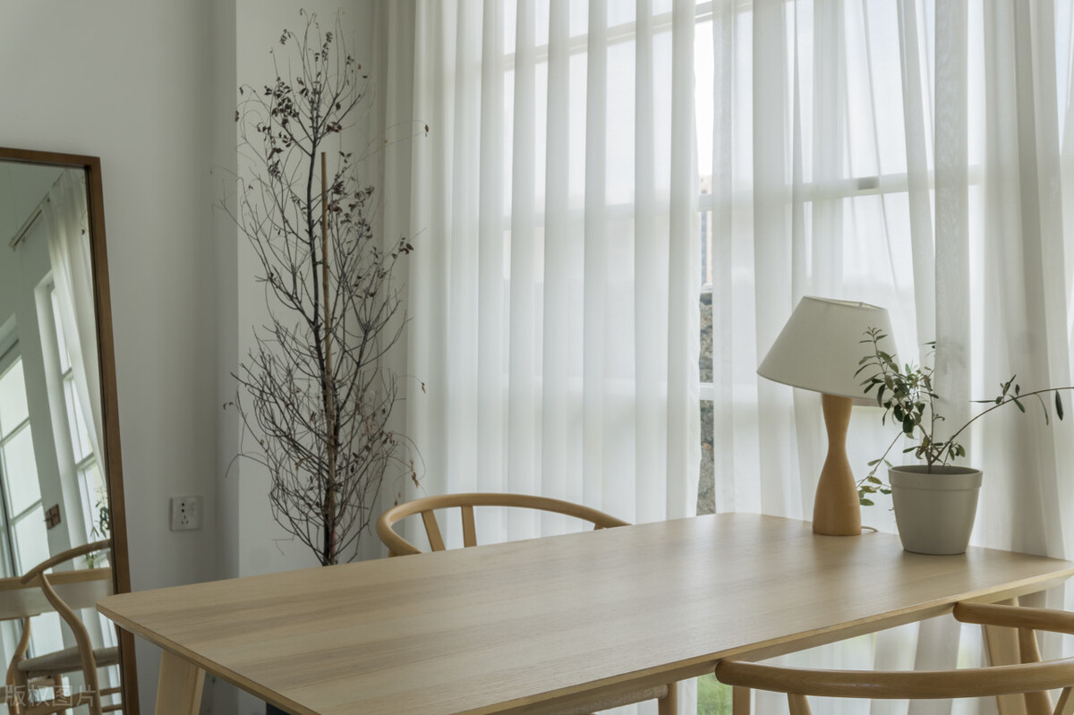 客厅网购窗帘装好了,装修窗帘推荐网购