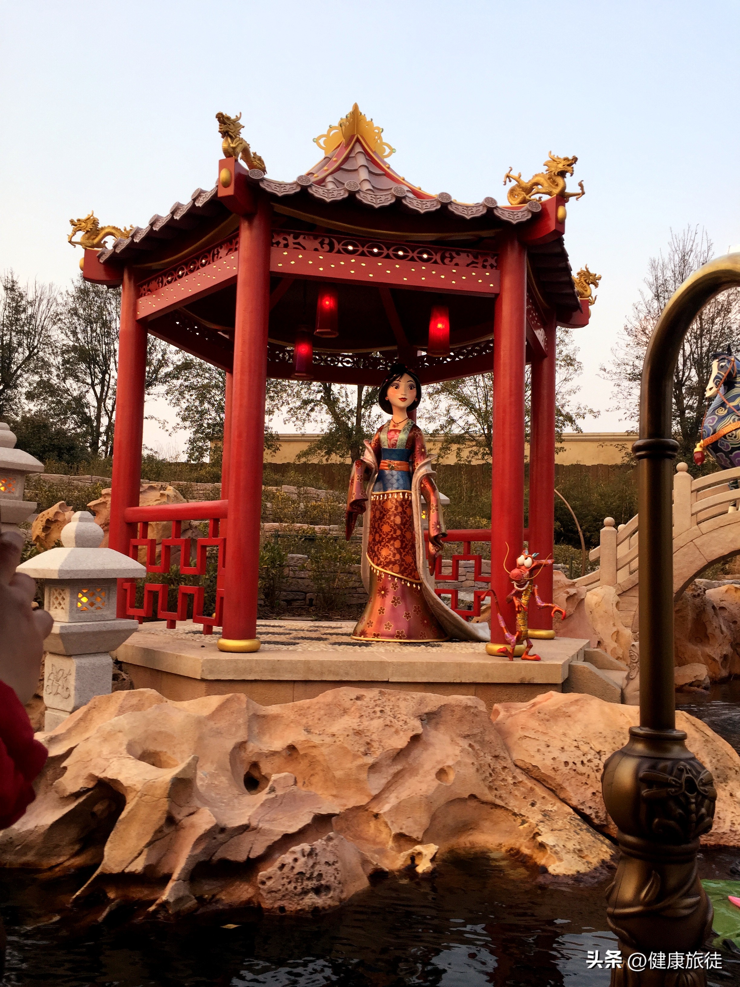 上海迪士尼乐园夏日狂欢盛宴,上海迪士尼乐园七大主题乐园介绍