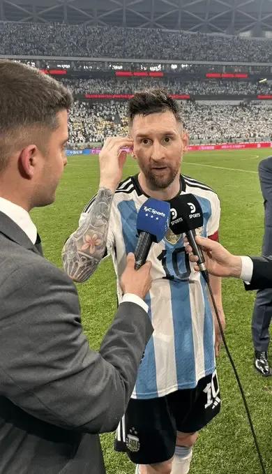 为什么看梅西踢球感觉很简单,第一次看梅西踢球