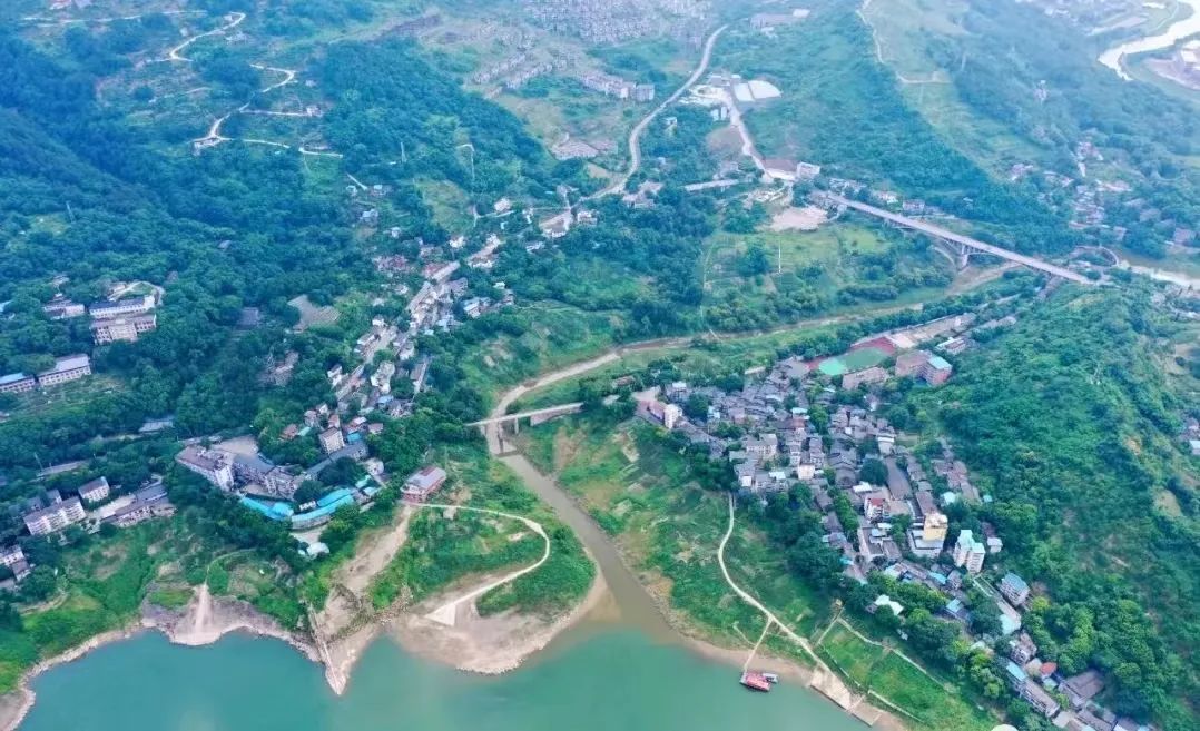 重庆故事20集,重庆往事真实故事