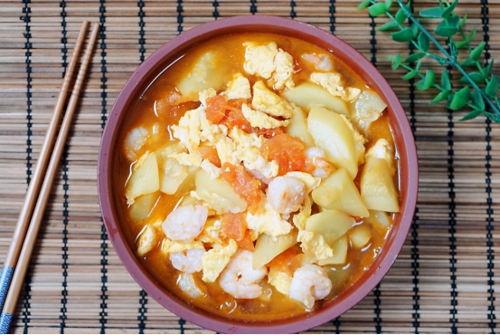 儿童番茄西葫芦木耳炒虾仁,西葫芦炒番茄怎样炒才能出汁好吃