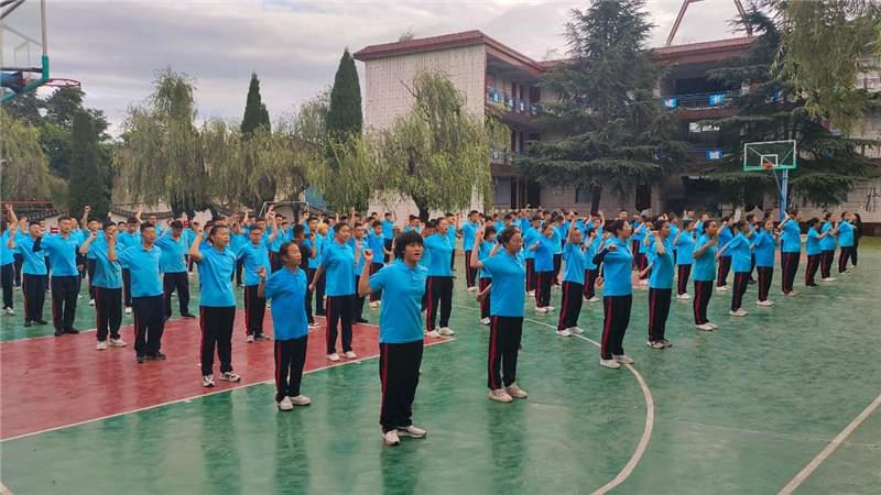 叛逆期孩子怎么教育不让父母打,叛逆期孩子打骂父母该怎么引导