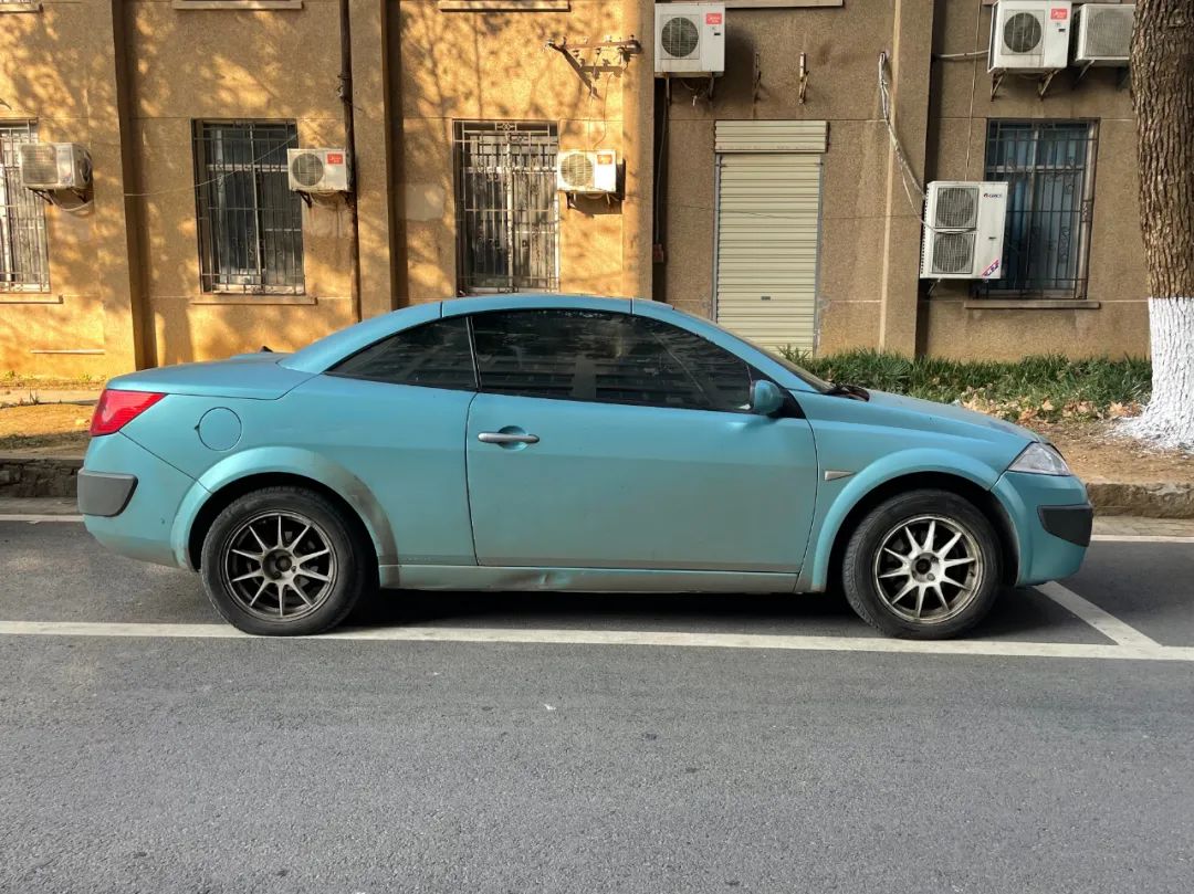 雷诺梅甘娜cc敞篷新车多少钱,雷诺梅甘娜cc敞篷跑车