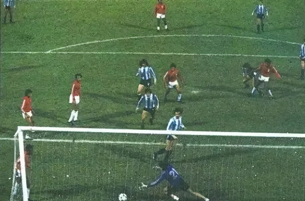 假如让死刑犯踢世界杯，如果夺冠判无罪释放？历史上还真有人干过