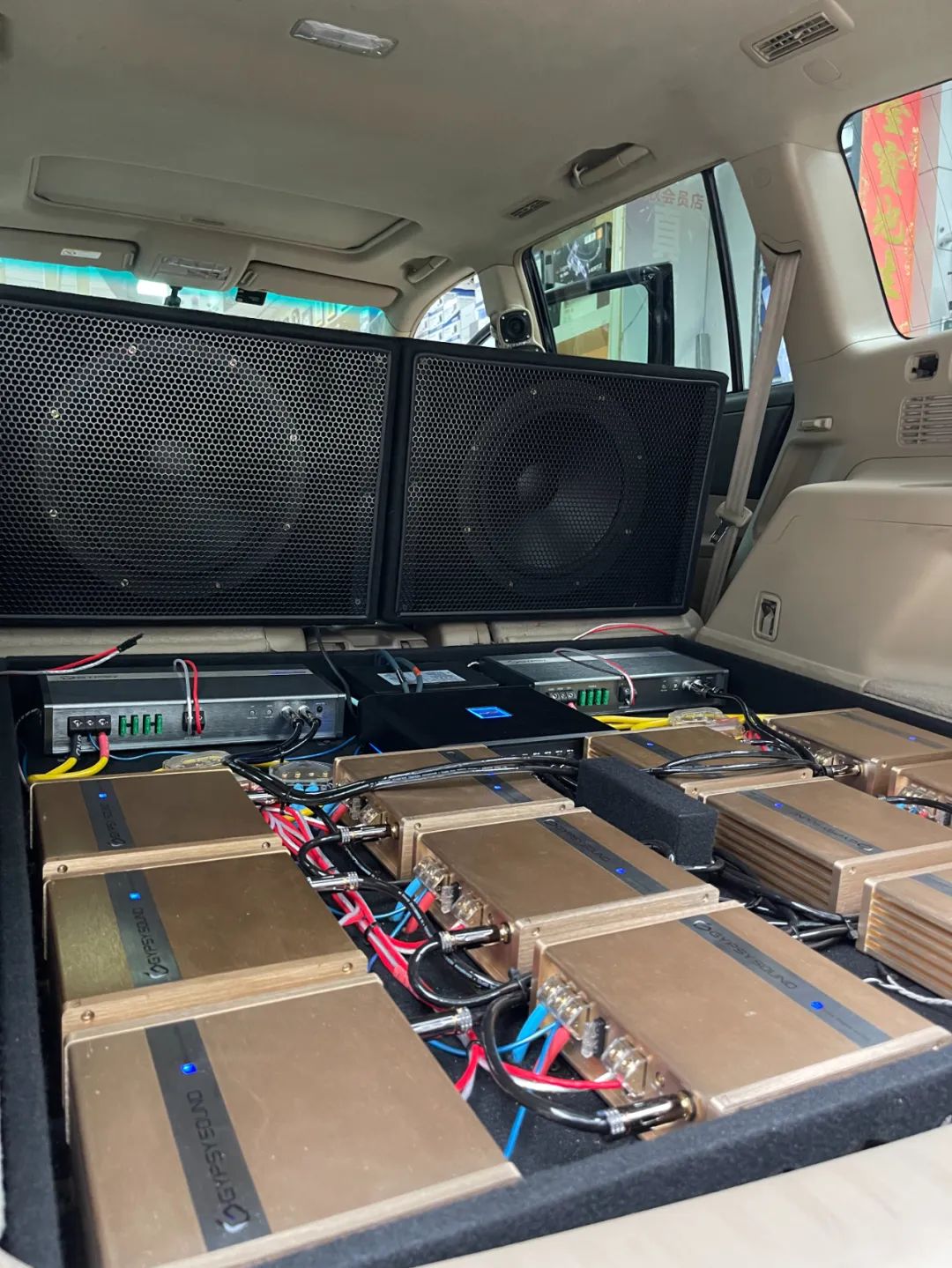 丰田汉兰达改装全车音响加低音炮,丰田汉兰达音响改装